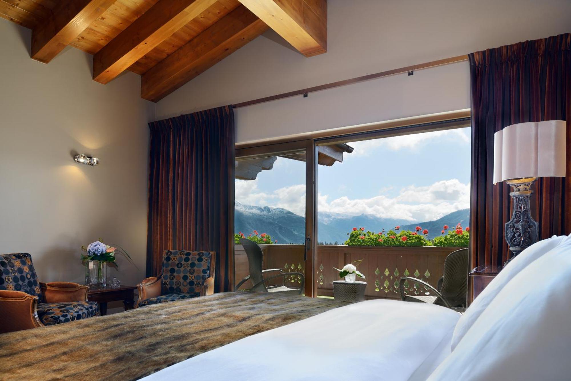 กวาร์ดา กอล์ฟ โฮเต็ล แอนด์ เรสซิเดนซ์ Hotel ครองส์มอนตานา ภายนอก รูปภาพ